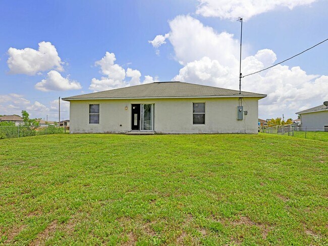 Building Photo - SFH - Cape Coral 325