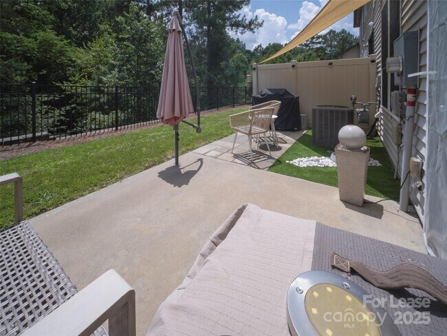 Building Photo - 9547 Glenburn Ln