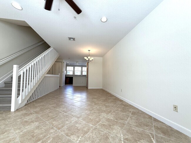Building Photo - 960 Millbrae Ct