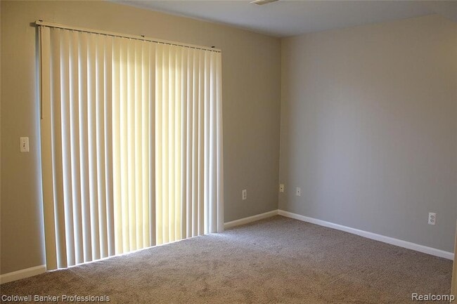 Building Photo - 387 Cherry Orchard Rd