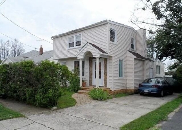 Building Photo - 129 Flamingo St