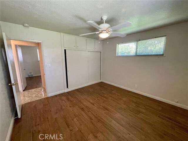 Building Photo - 861 Helmsdale Ave