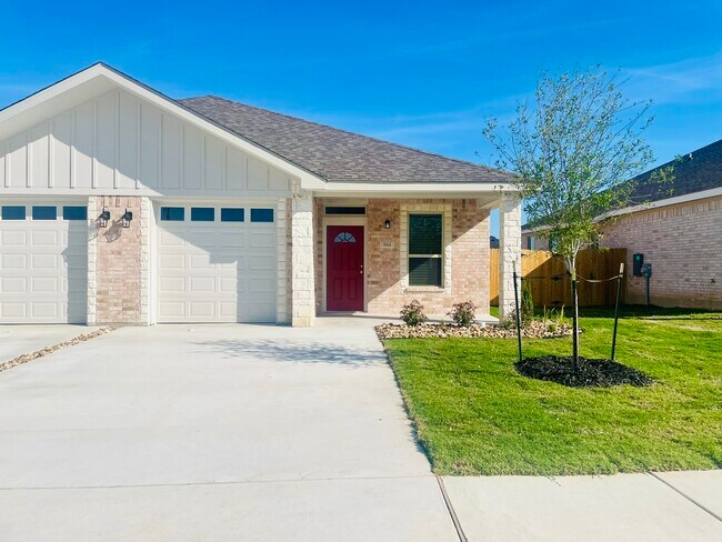 Building Photo - 5111 Rose Gdn Lp