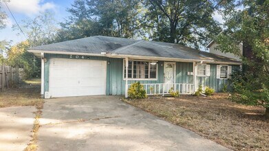 Building Photo - 204 Truman St