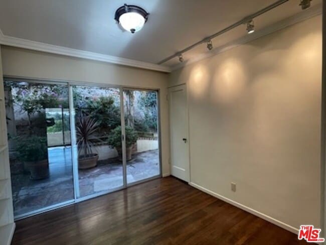 Building Photo - 8967 St Ives Dr