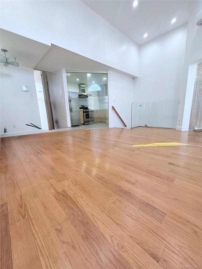 Building Photo - 95-10 95th Ave