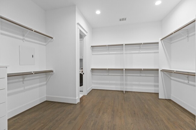 Building Photo - 2515 Judiway St
