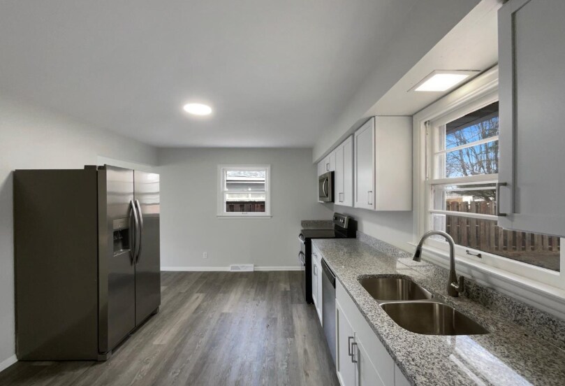 Building Photo - 2828 Shartle St