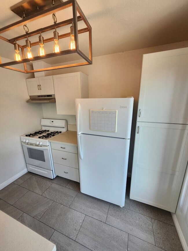 Building Photo - 3-Story Condo in West Covina