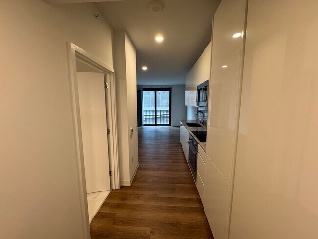 Building Photo - Immaculate studio at A'ali'i at Ward Village