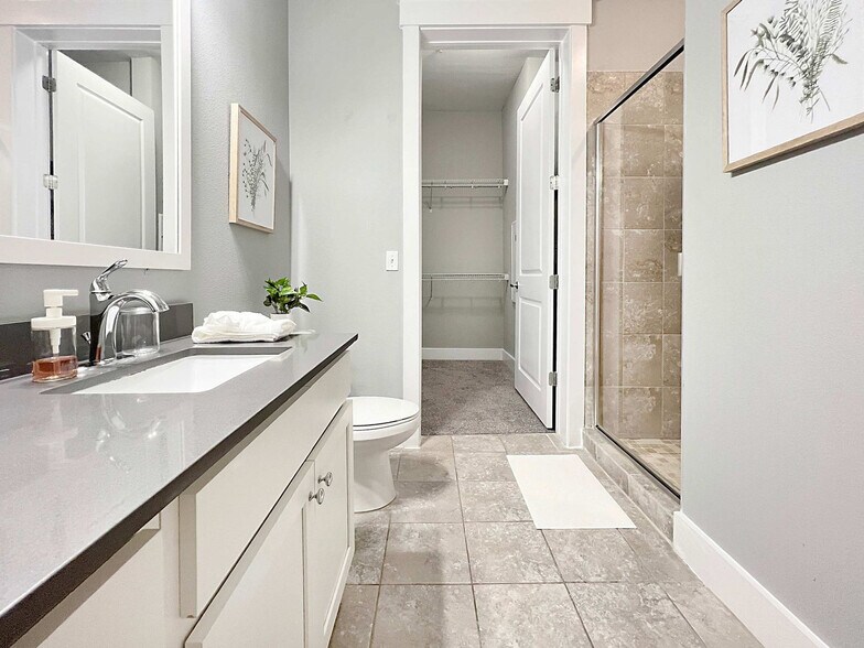 Building Photo - 4310 W Spruce St