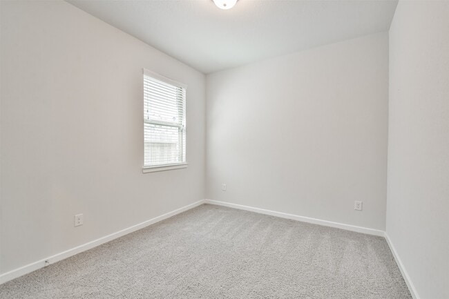 Building Photo - 9123 Eskesen Dr