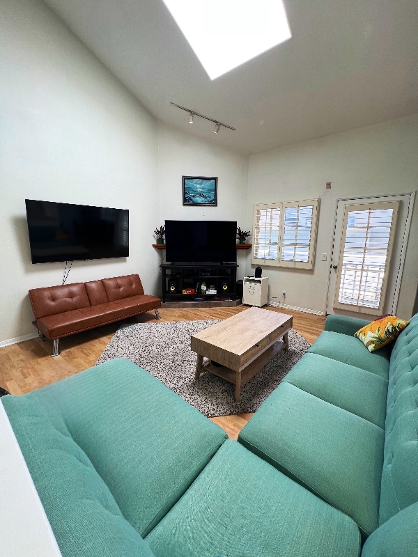 Building Photo - 4862 Santa Cruz Ave