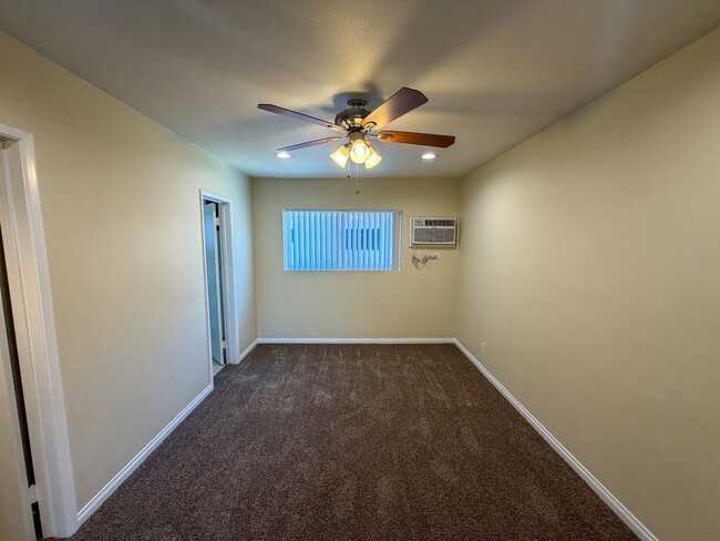 Building Photo - 2227 E Westport Dr
