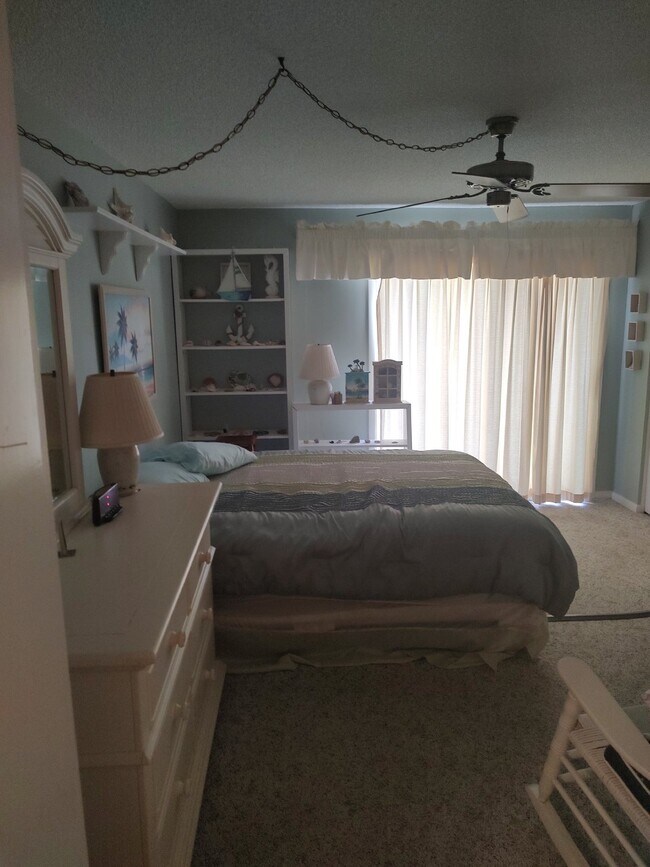 Building Photo - "$200 move in special! Charming 1-Bedroom ...