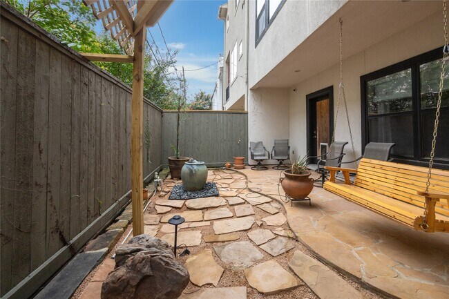 Building Photo - 6310 Taggart St