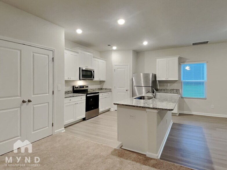 Building Photo - 40 Royal Mdw Dr