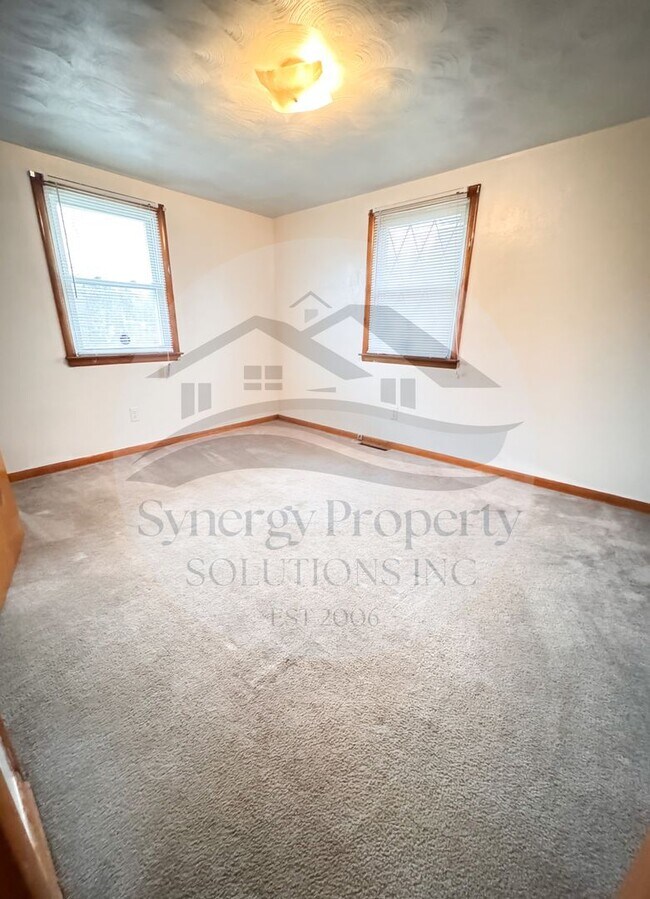 Building Photo - Ranch Home