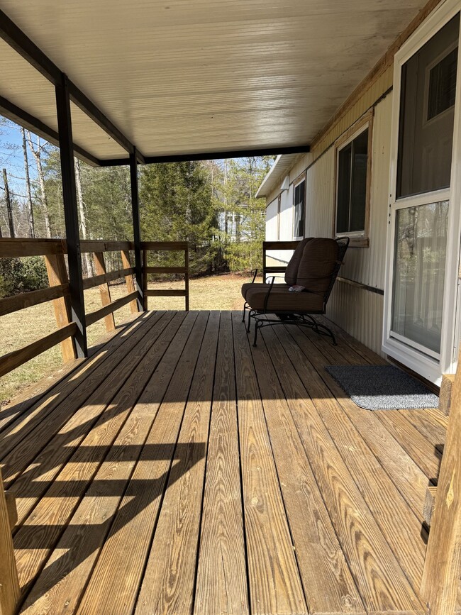 Building Photo - Renovated 2 Bedroom 1Bathroom mobile home ...