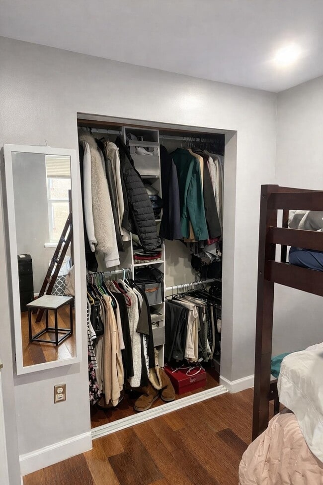 Building Photo - 413-415 9th St