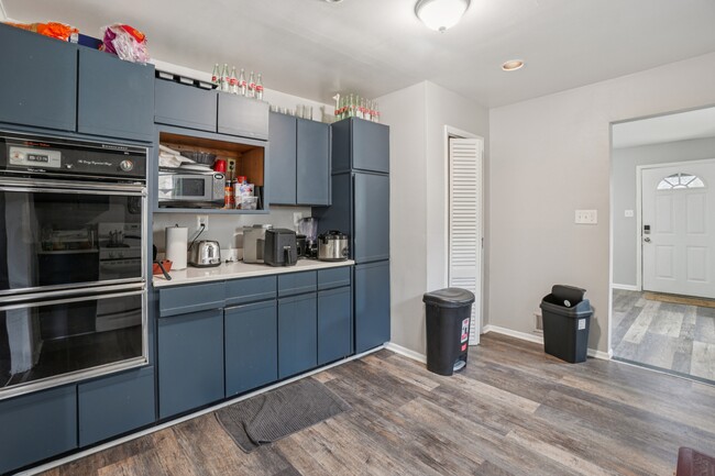 Building Photo - 8312 Potomac Ave