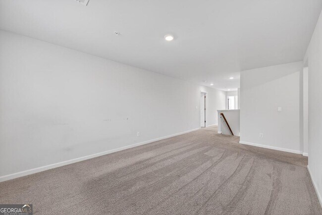 Building Photo - 7566 Jennadee Dr