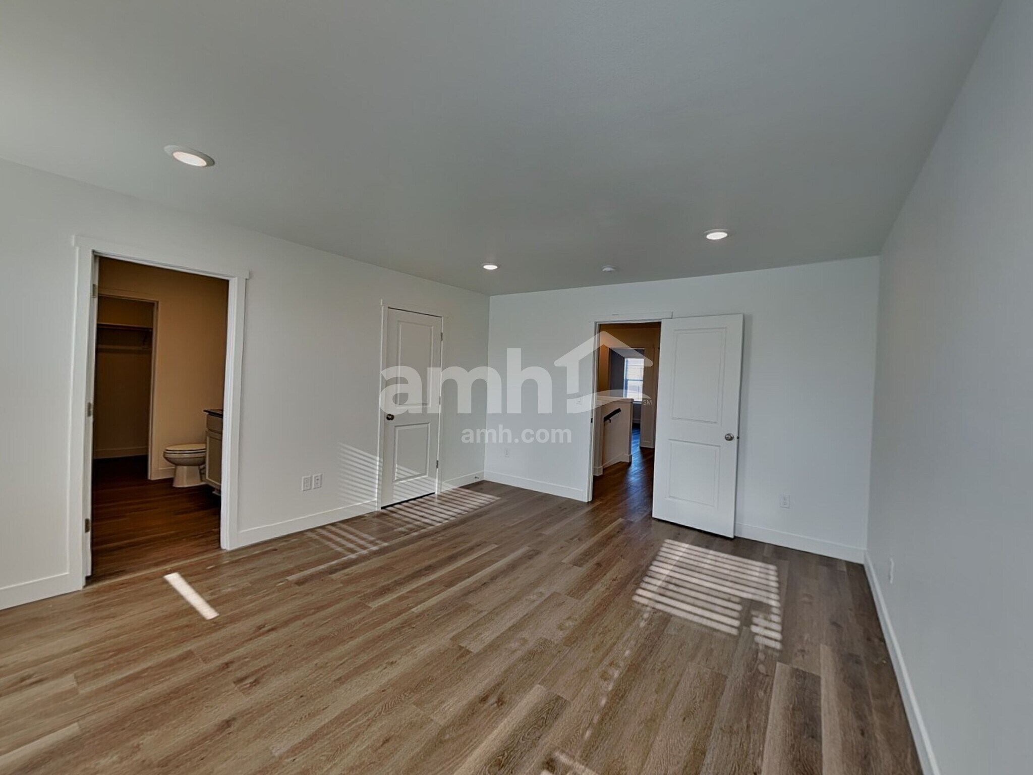 Building Photo - 4808 85th Dr NE