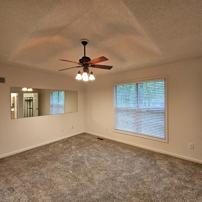 Building Photo - 306 Westchester Way