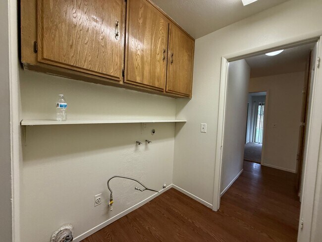 Building Photo - Victorville- Spring Valley Lake, 3 Bedrooms 2 bathrooms, New Paint