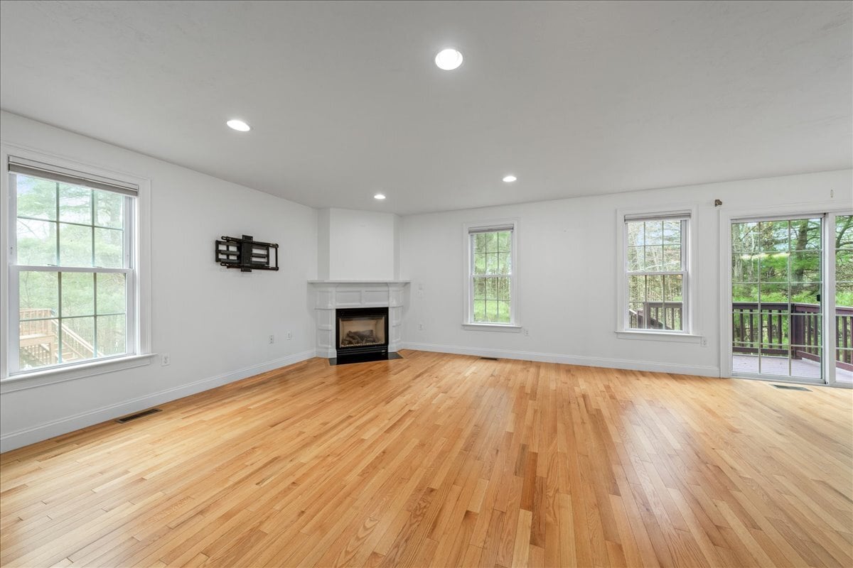 Building Photo - 6 Longview Cir