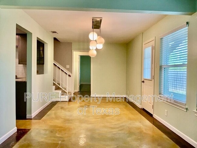 Building Photo - 9103 Comburg Dr