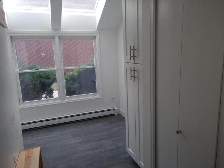 Building Photo - 3147 Bell Dr