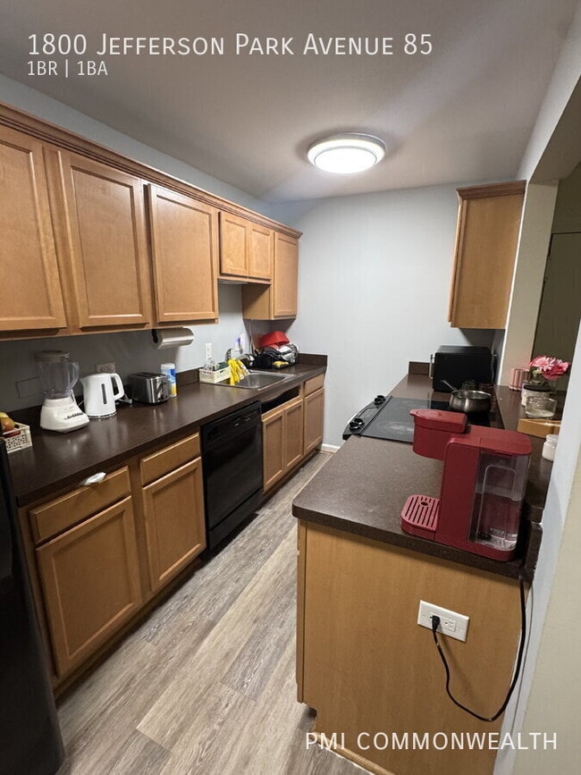 Building Photo - 1800 Jefferson Park Ave