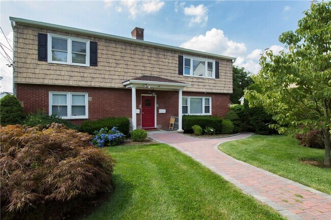 Primary Photo - 14 Harrison Ave
