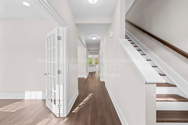 Building Photo - 10988 Flyreel Pl