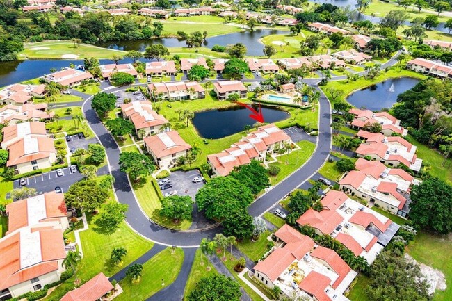 Building Photo - 8566 Casa Del Lago