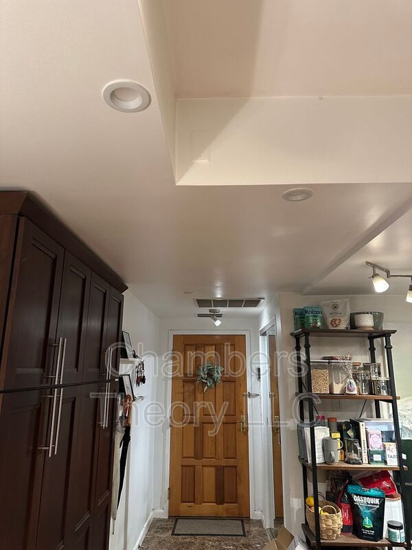 Building Photo - 1530 Key Blvd