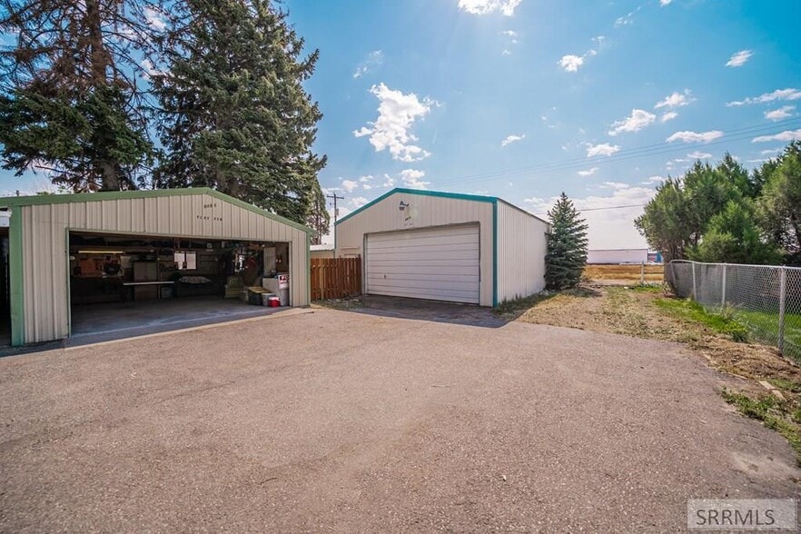 Building Photo - 2910 E Lincoln Rd