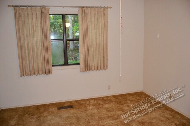 Building Photo - 6 Vilaseca Ln