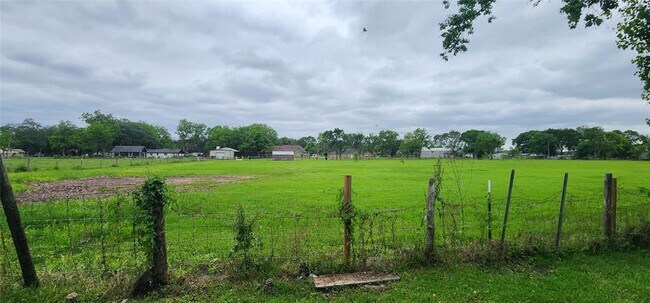 Building Photo - 5701 County Rd 288