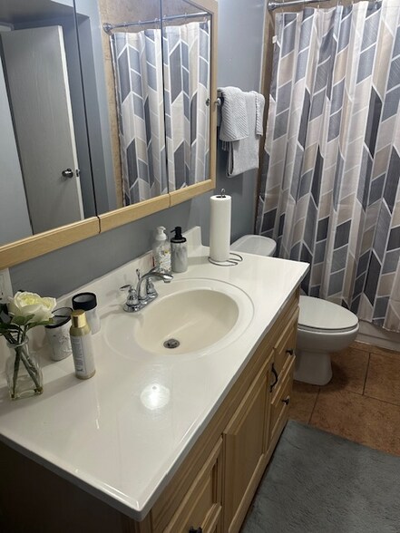 Building Photo - 6301 N Barcelona Ct