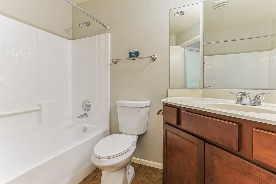 Building Photo - 2625 S 156th Ave