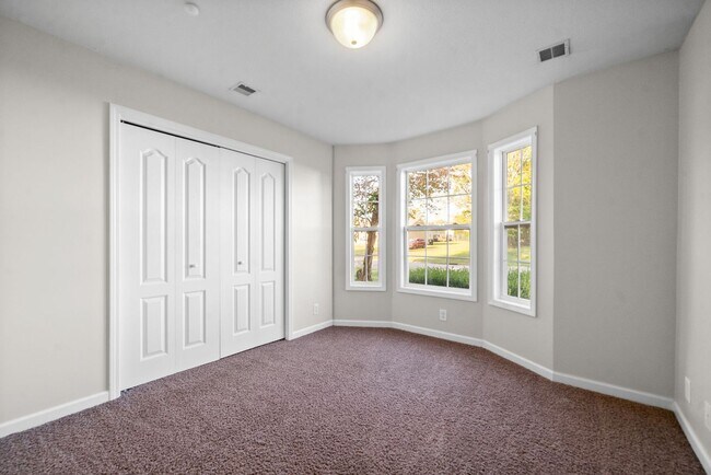 Building Photo - 2845 Teakwood Dr