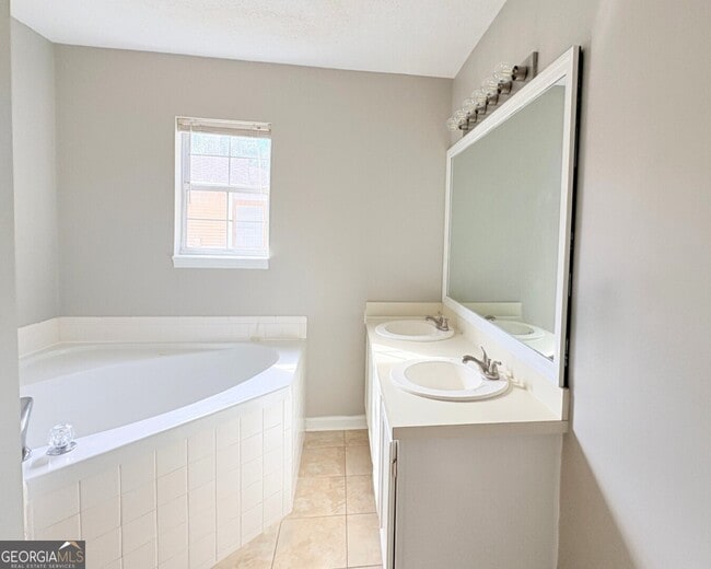 Building Photo - 1108 Sussex St