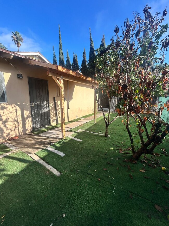 Building Photo - Single Story Home