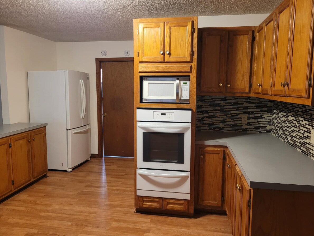 Building Photo - 173 Highway 1003