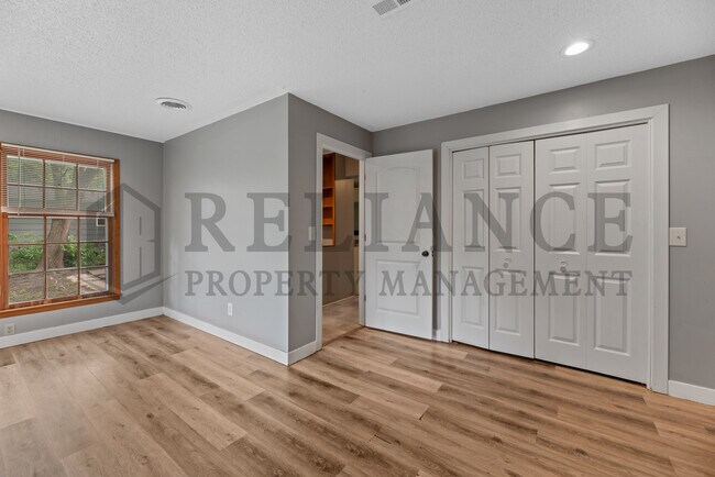 Building Photo - 6114 E Rockwood Rd