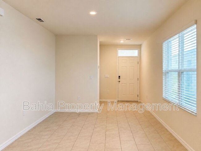 Building Photo - 1516 Ellesmere Ave