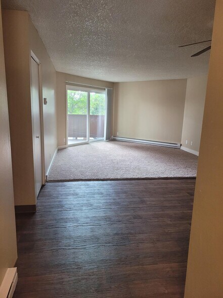 Building Photo - 8585 SW Canyon Ln