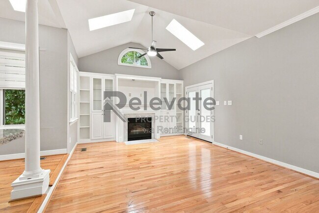 Building Photo - 6000 Sedgefield Rd
